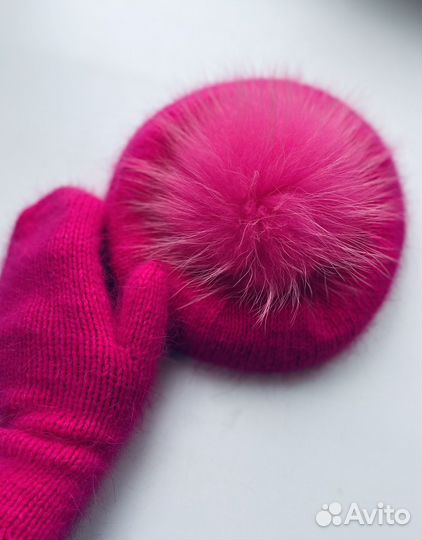 Берет и варежки