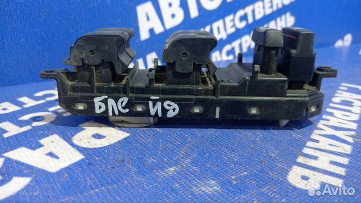 Блок управления стеклоподъемниками Toyota Blade