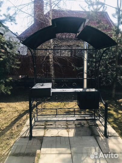 Мангал с крышей