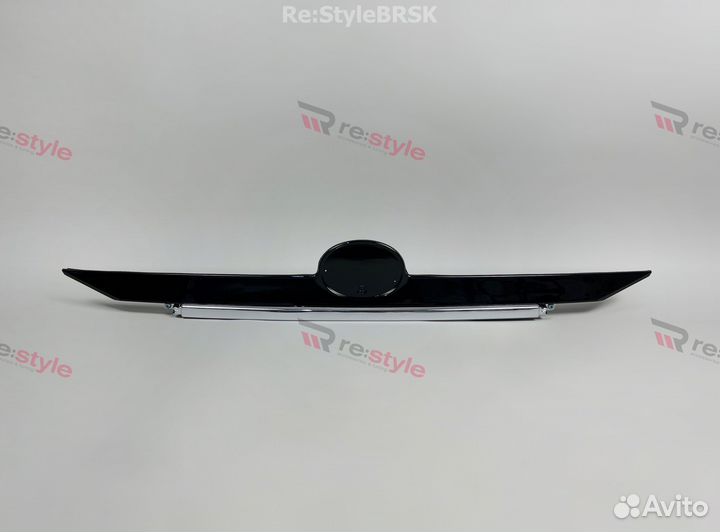 Молдинг багажника Toyota Camry 50 2м 14-17г