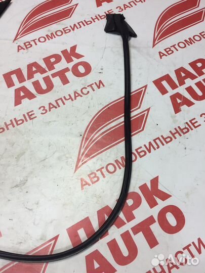 Уплотнитель двери Kia Cerato coup 2011