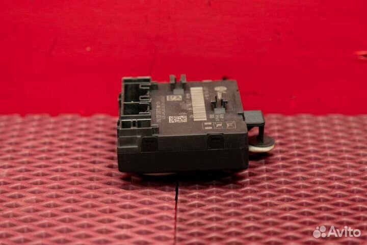 Блок управления дверьми задний левый Audi A6 C7