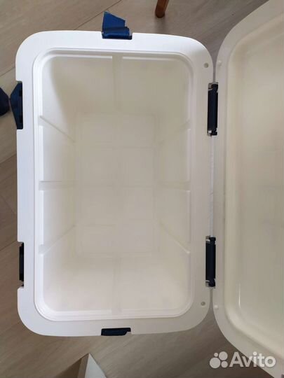 Изотермический контейнер Camping World Snowbox