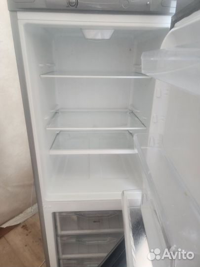 Продаю холодильник Индезит