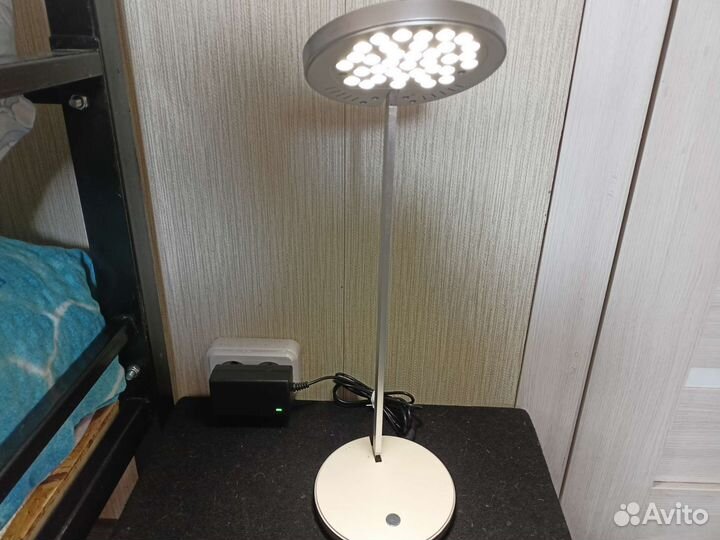 Лампа настольная