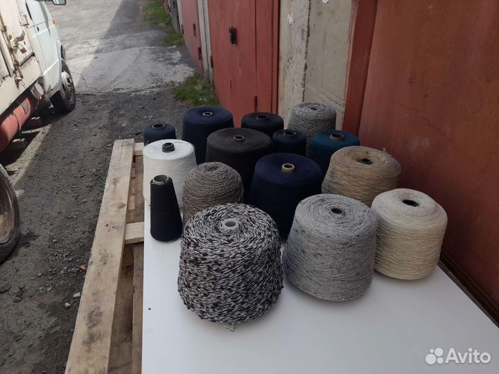 Нитки для шитья и вязания в бухтах
