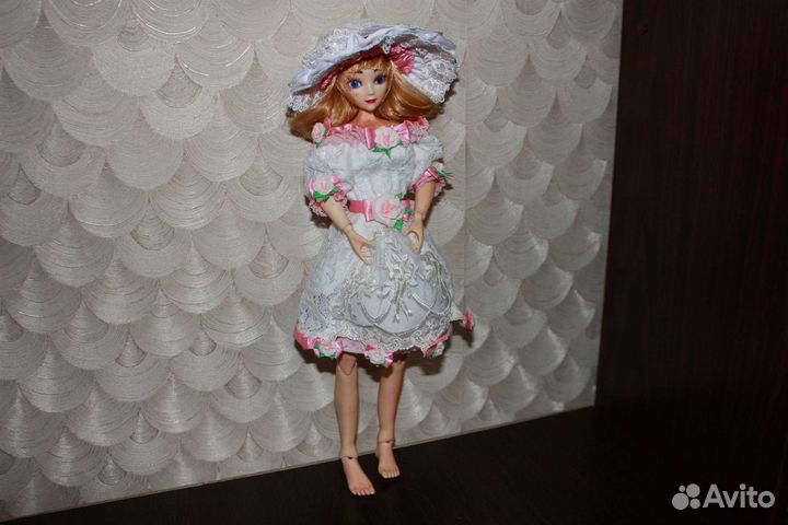 Шарнирная кукла бжд