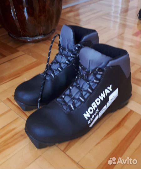Лыжные ботинки Nordway 41 и 39