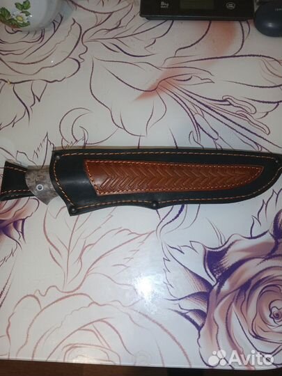 Нож из премиальной стали М390, рукоять кап клена