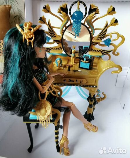 Monster high Cleo DE Nile и мебель