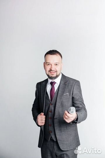 Ведущий певец с диджей