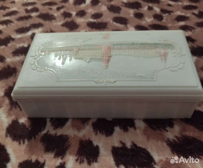 Шкатулка из карболита 