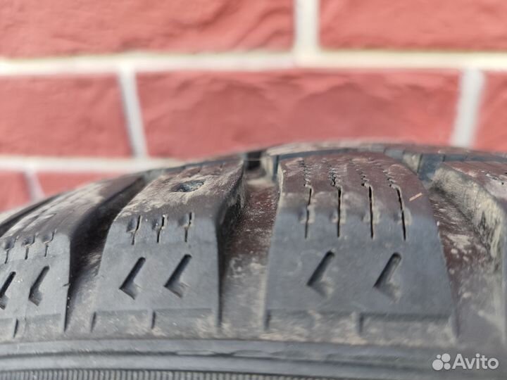 Pirelli Ice Zero 205/60 R16 96T