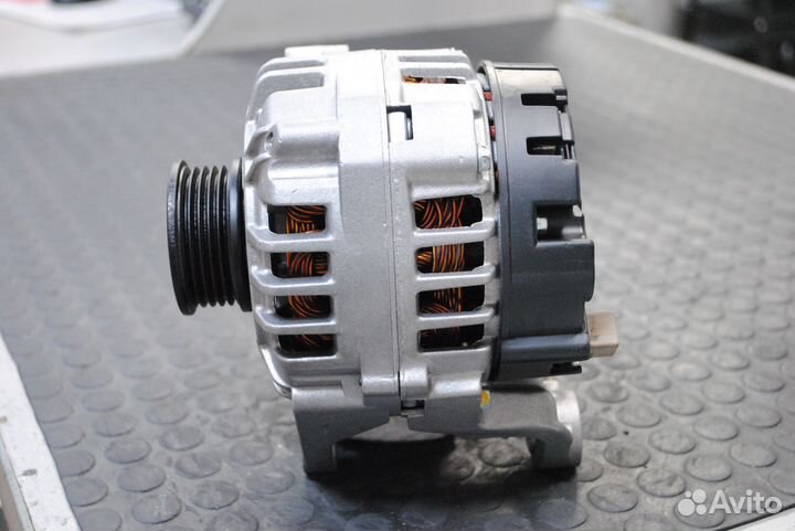 Генератор Audi A4, A6, VW Passat 1.8, 1.8T 70А