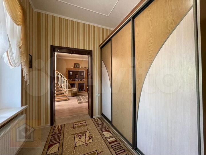 Дом 415 м² на участке 6 сот.