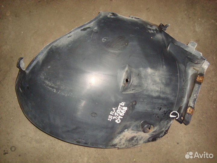 Локер передний левый W211 M271 A2116981330