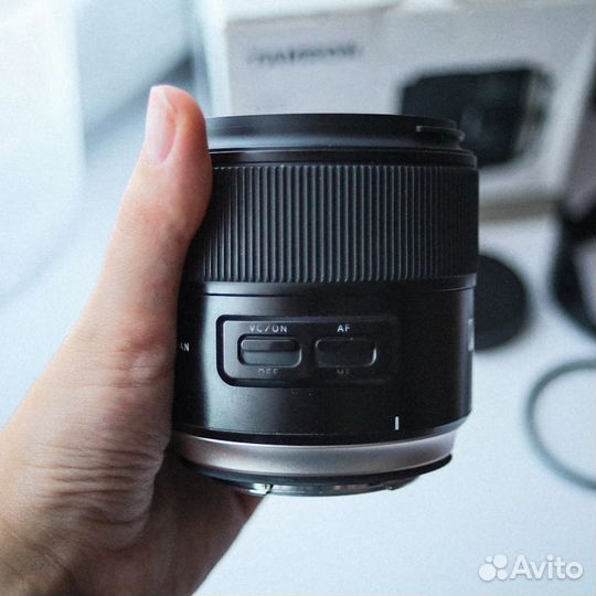 Объектив Tamron 35 mm для Canon