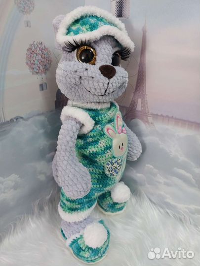 Вязанная игрушка кошечка