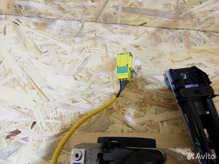 Ремень безопасности задний правый Volkswagen