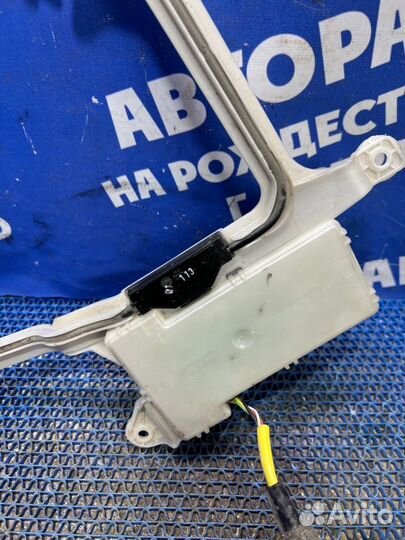 Антенна Mercedes-Benz W220 седан 2002