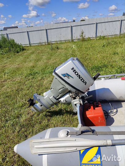 Лодка с мотором honda 15 + zodiac
