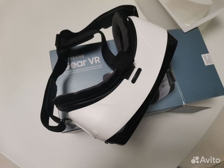 Очки виртуальной реальности Samsung Gear VR