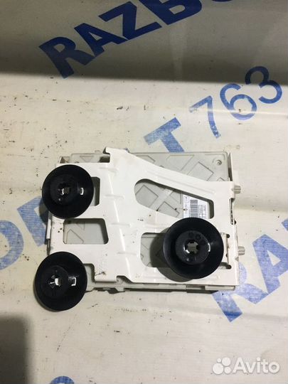 Блок предохранителей ford focus 3 2.0 ат хетчбек