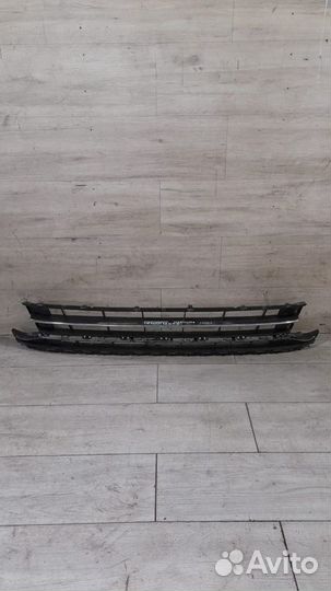 Решетка бампера Volkswagen Passat B8 С 2014 По