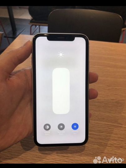 Телефон iPhone XR