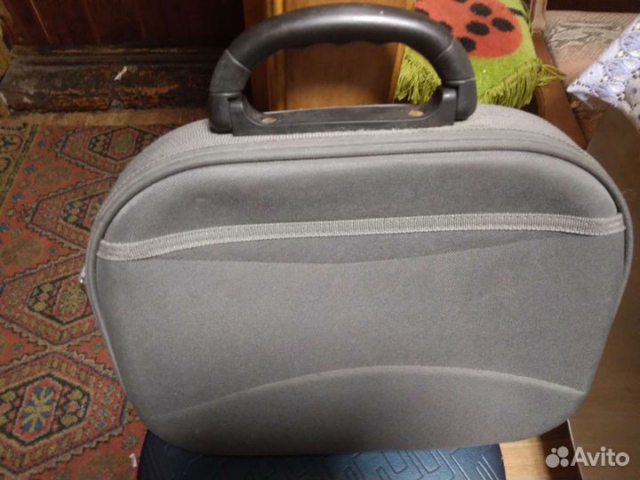 Дипломат для документов и чеиоданы