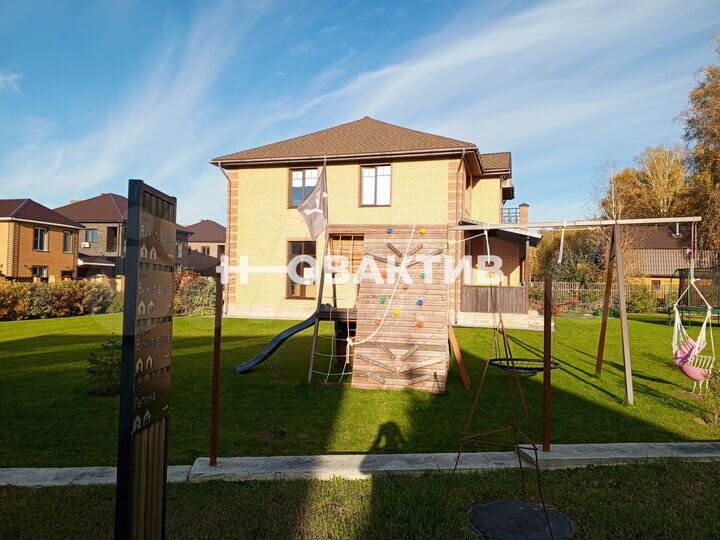 Коттедж 205,8 м² на участке 8 сот.