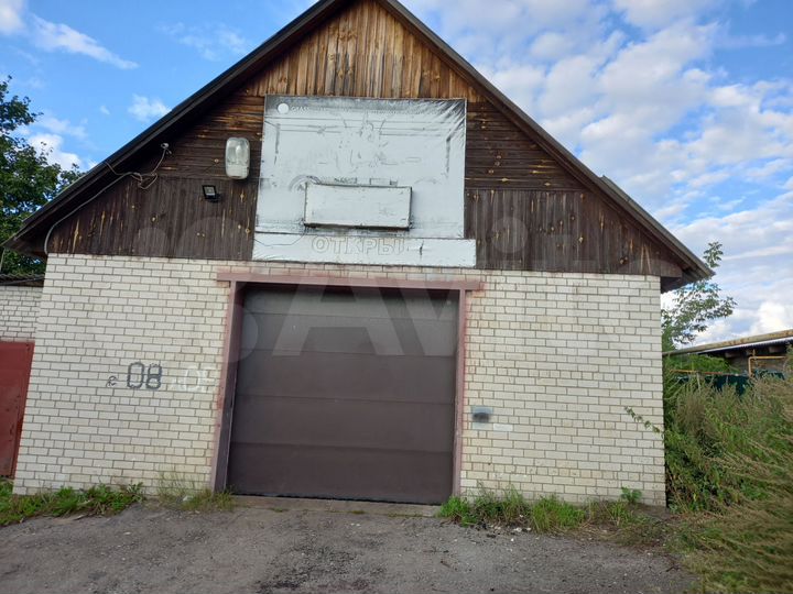 Машиноместо, > 30 м²