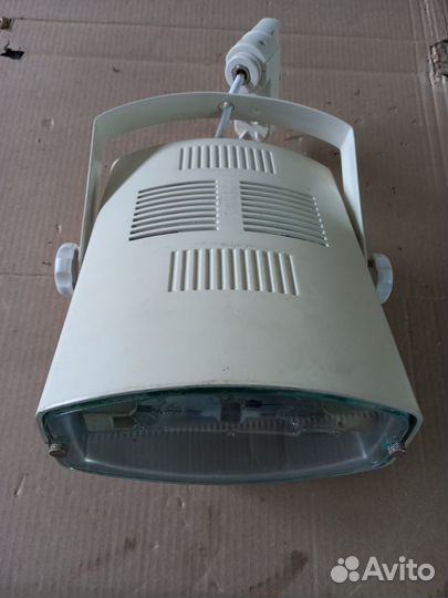 Светильники трековые, настенно-потолочные