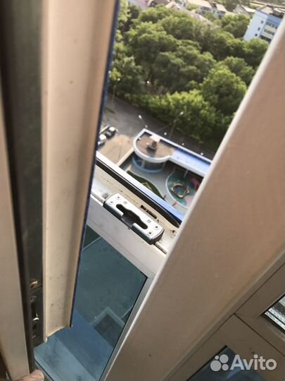 Замена оконной фурнитуры (откидные окна)