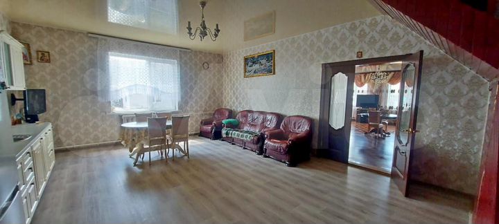 Дом 200 м² на участке 8 сот.