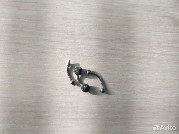 Пирсинг для брови