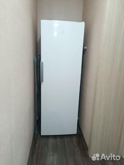 Морозильная камера Indesit DSZ 5175