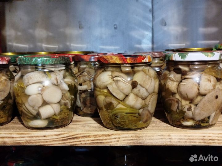 Грибы маринованные