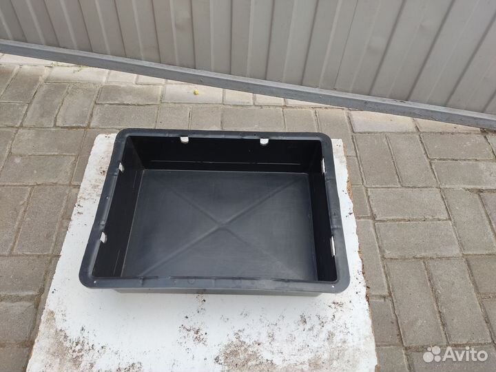 Пластиковые ящики