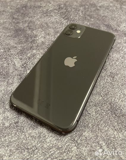 iPhone 11, 64 ГБ