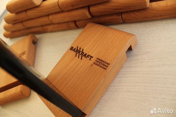 Подставка для телефона из бука