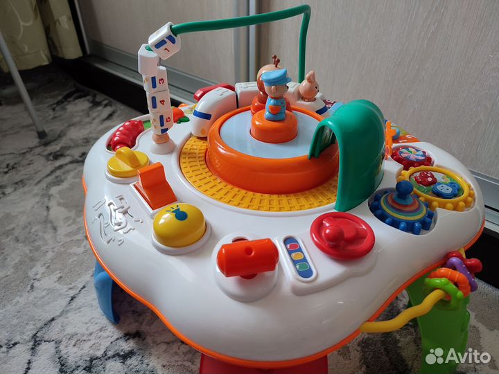 Развивающий столик жирафики