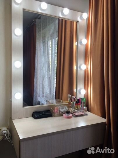 Гримерное зеркало со столом от производителя