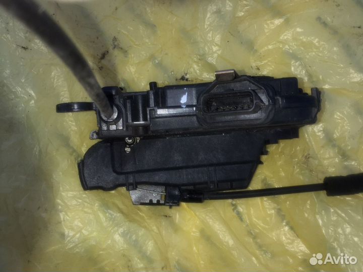 Замок двери задний левый Рено Каптюр