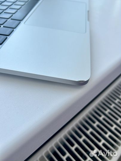 Macbook pro 13 2020 i5 16gb 512