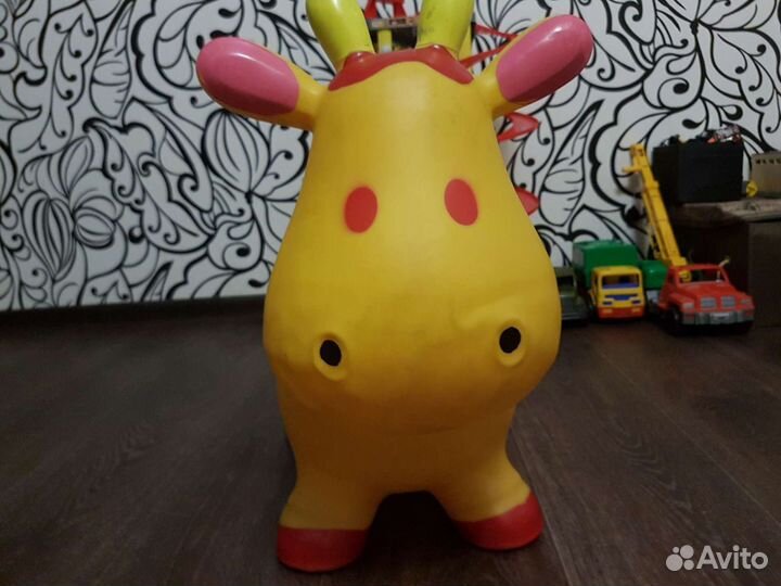 Игрушечная корова
