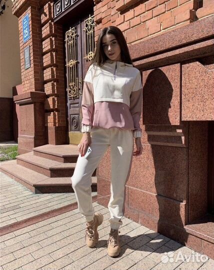 Костюм спортивный