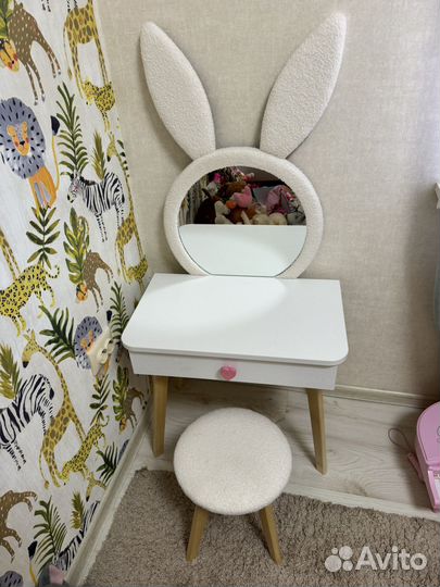 Туалетный столик с зеркалом детский