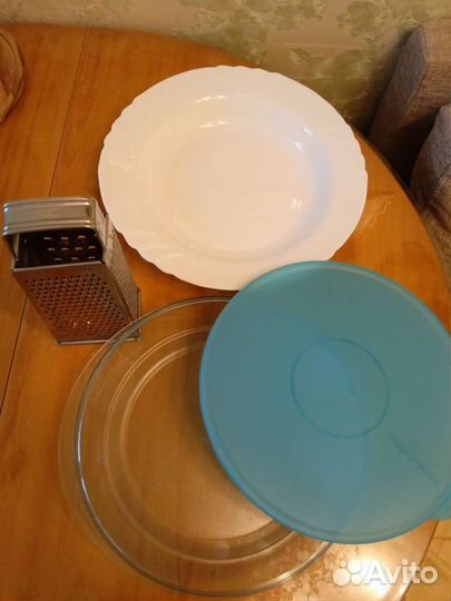 Блюдо сервировочное, контейнер с крышкой, терка