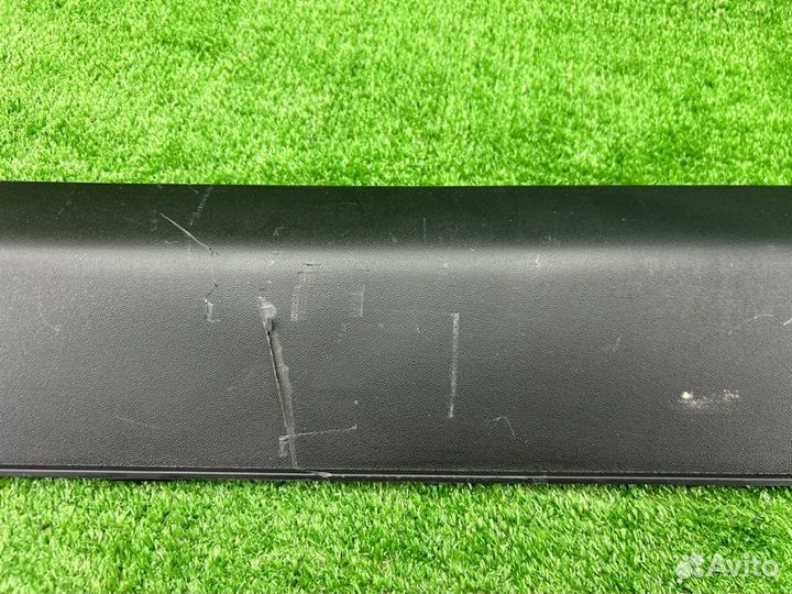 Накладка на порог наружная правая Kia Carnival KA4